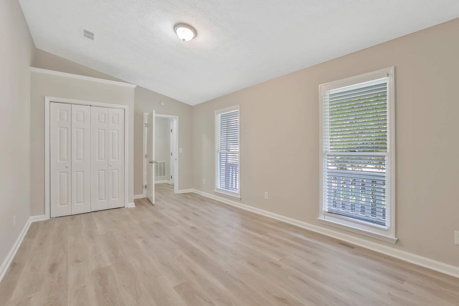 690 Greenhedge Dr, Stone Mountain photo 10