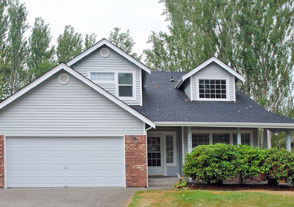 Front of 6918 60th Pl NE, Marysville, WA