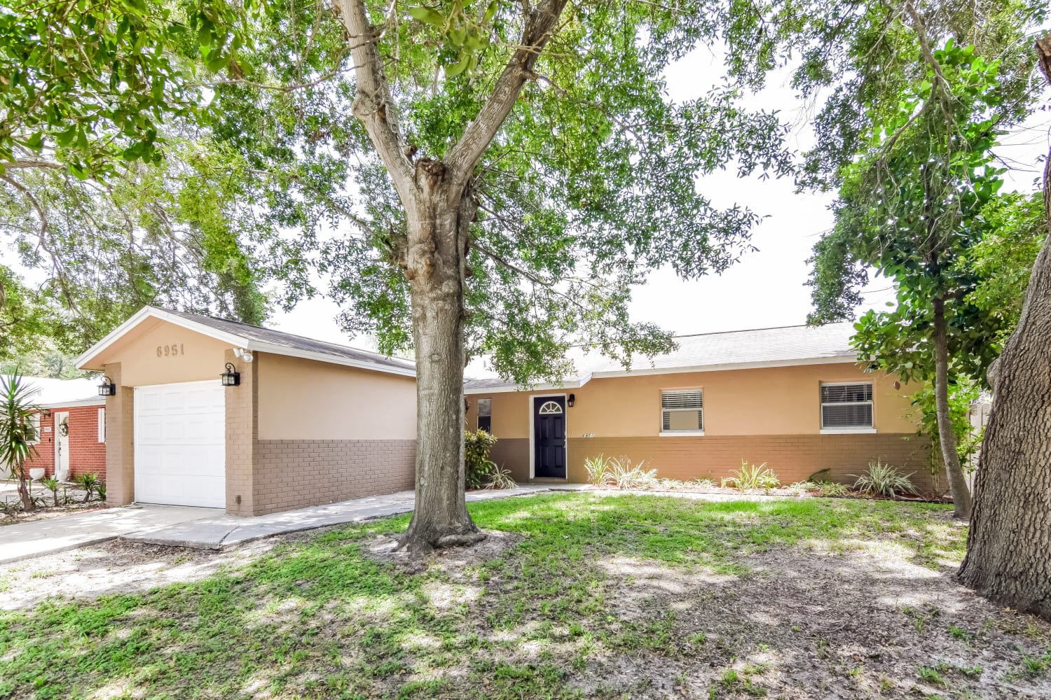 Front of 6951 Dalkeith Ave N, Saint Petersburg, FL