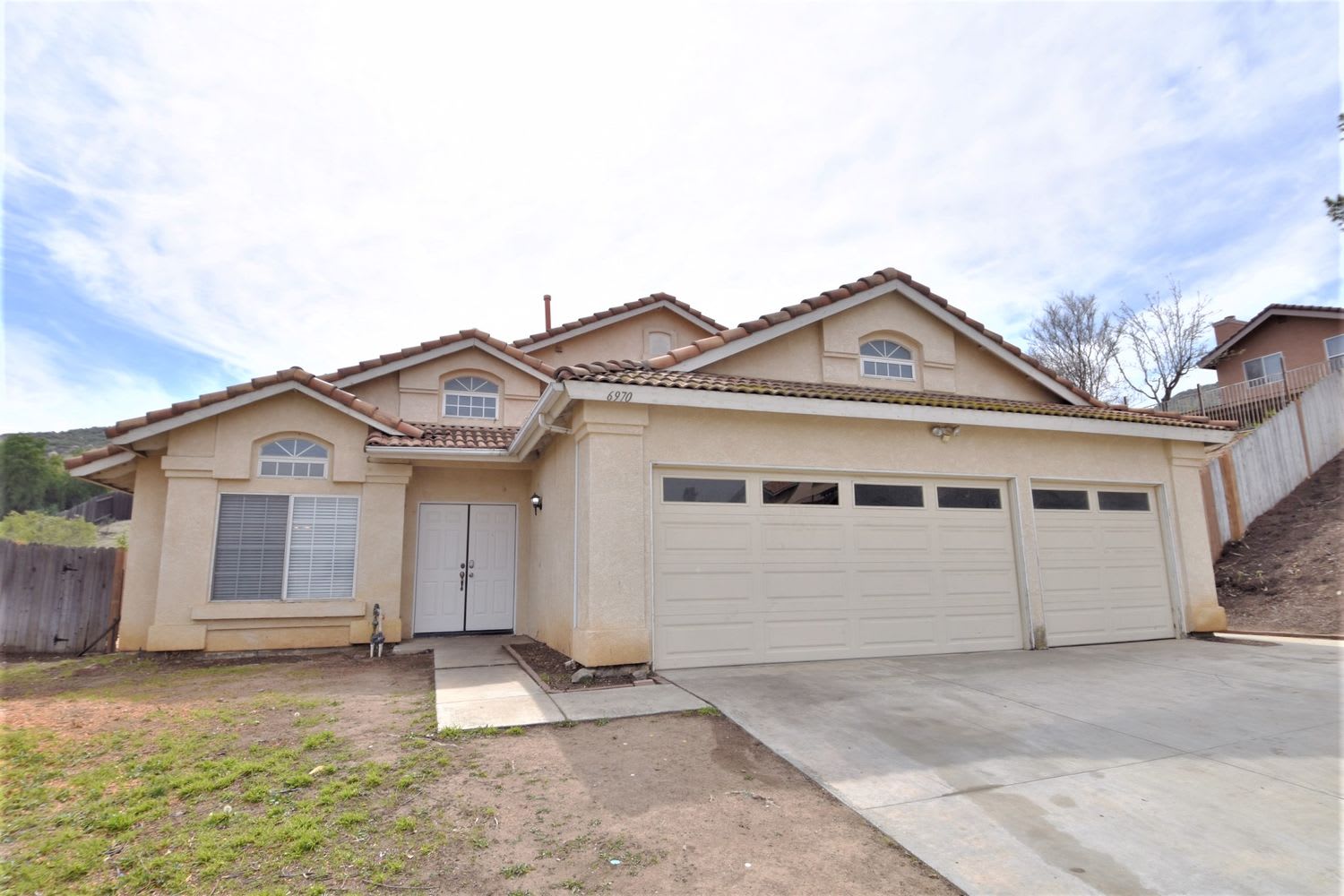 Front of 6970 Brooknoll Ave, Riverside, CA