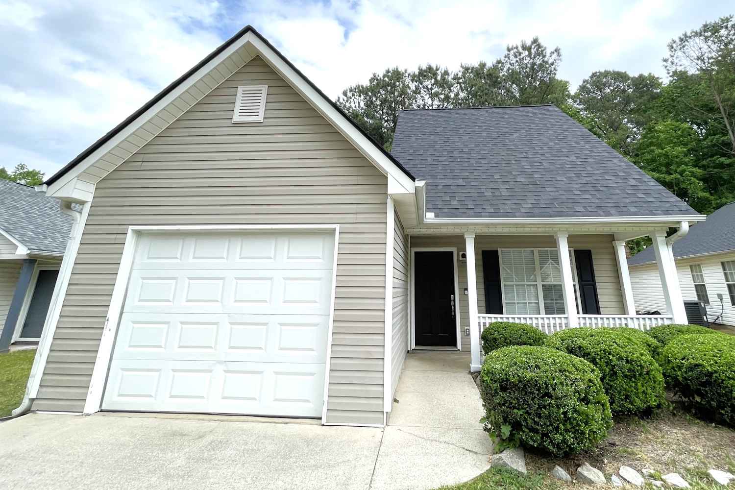 7028 Branch Crossing Way, Douglasville photo 1