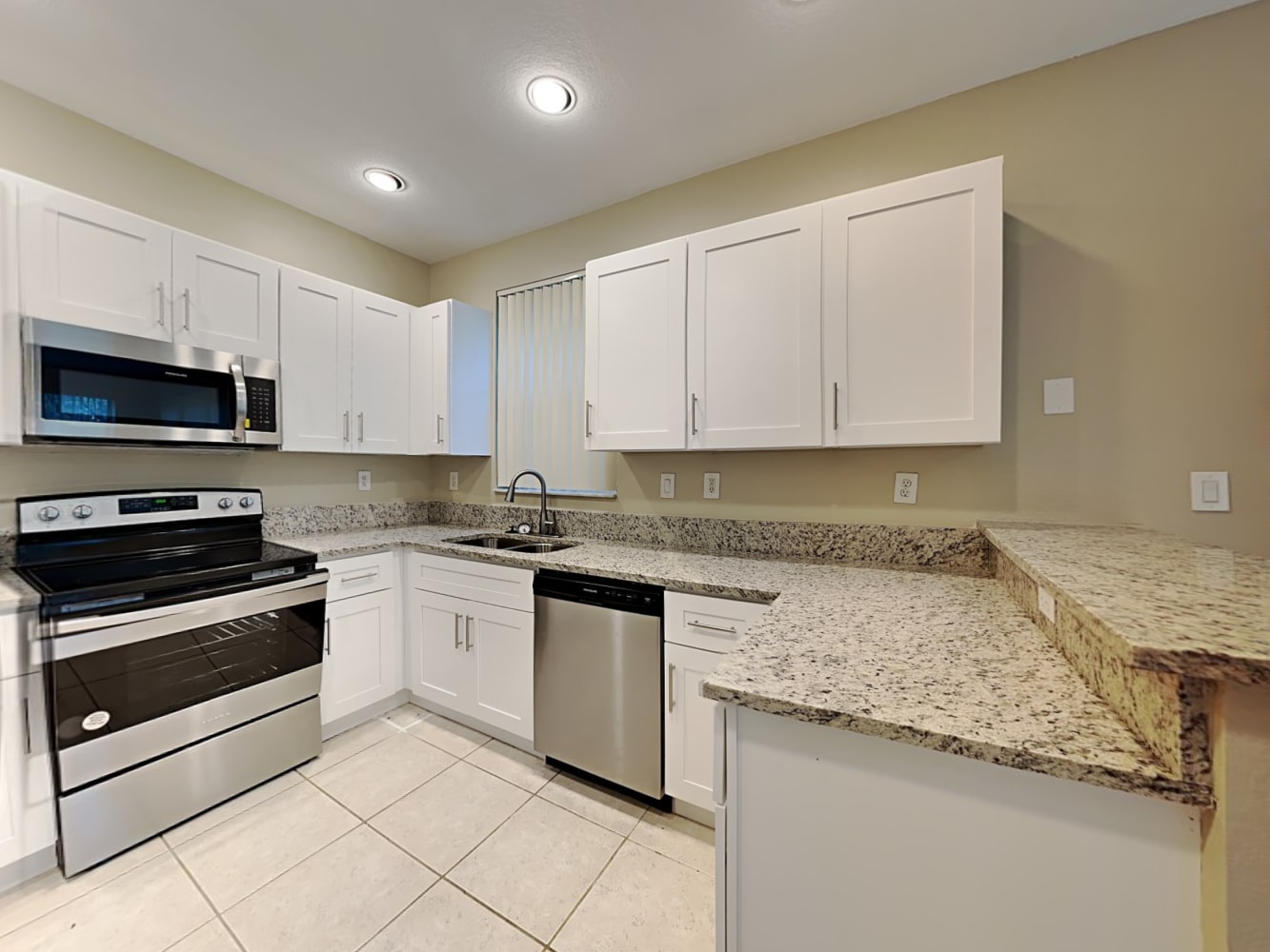 703 NW 170th Ter, Pembroke Pines photo 8