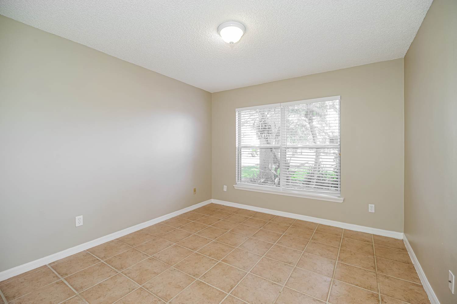 7058 Red Bay Ct, Melbourne photo 12