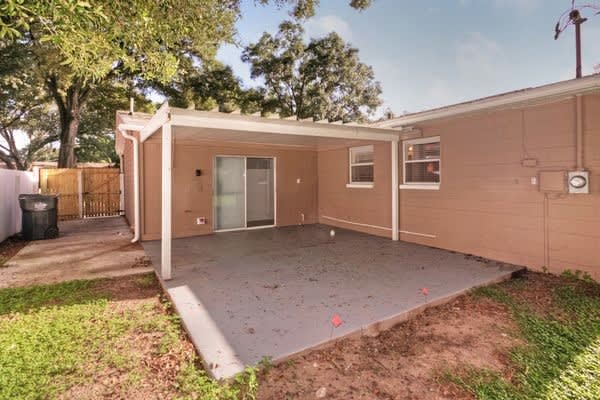 Front of 707 Clayton St, Brandon, FL