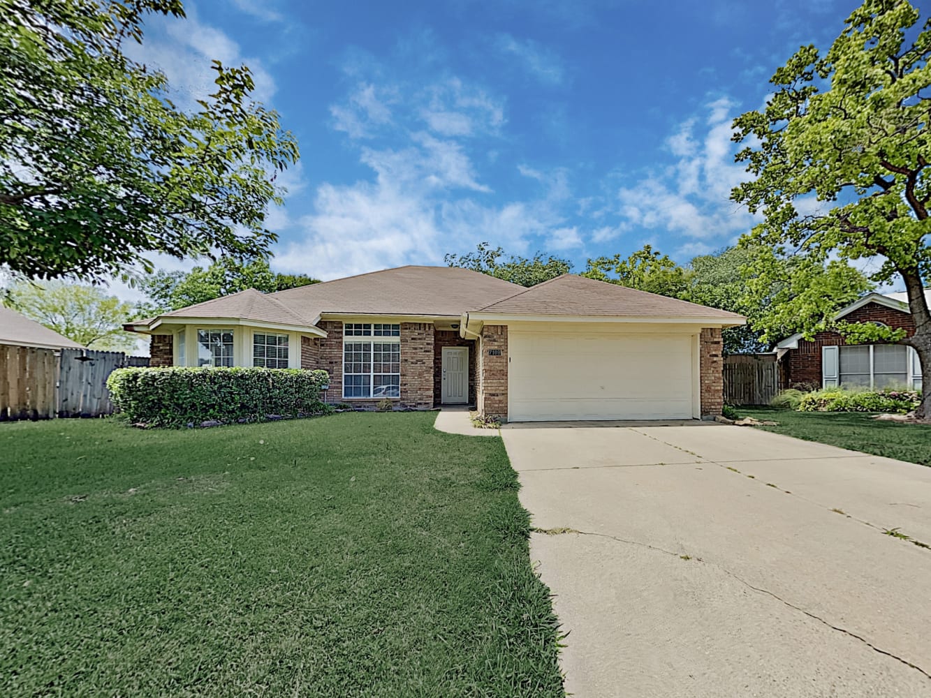 Front of 7109 Oakview Ct, Watauga, TX