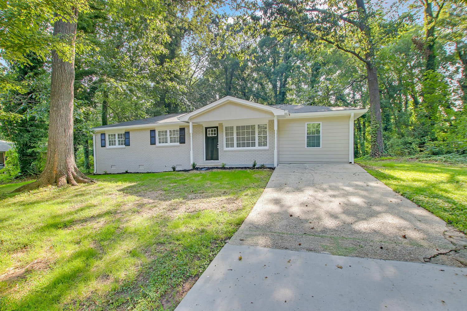 7110 Carolyn Cir, Lithia Springs photo 1