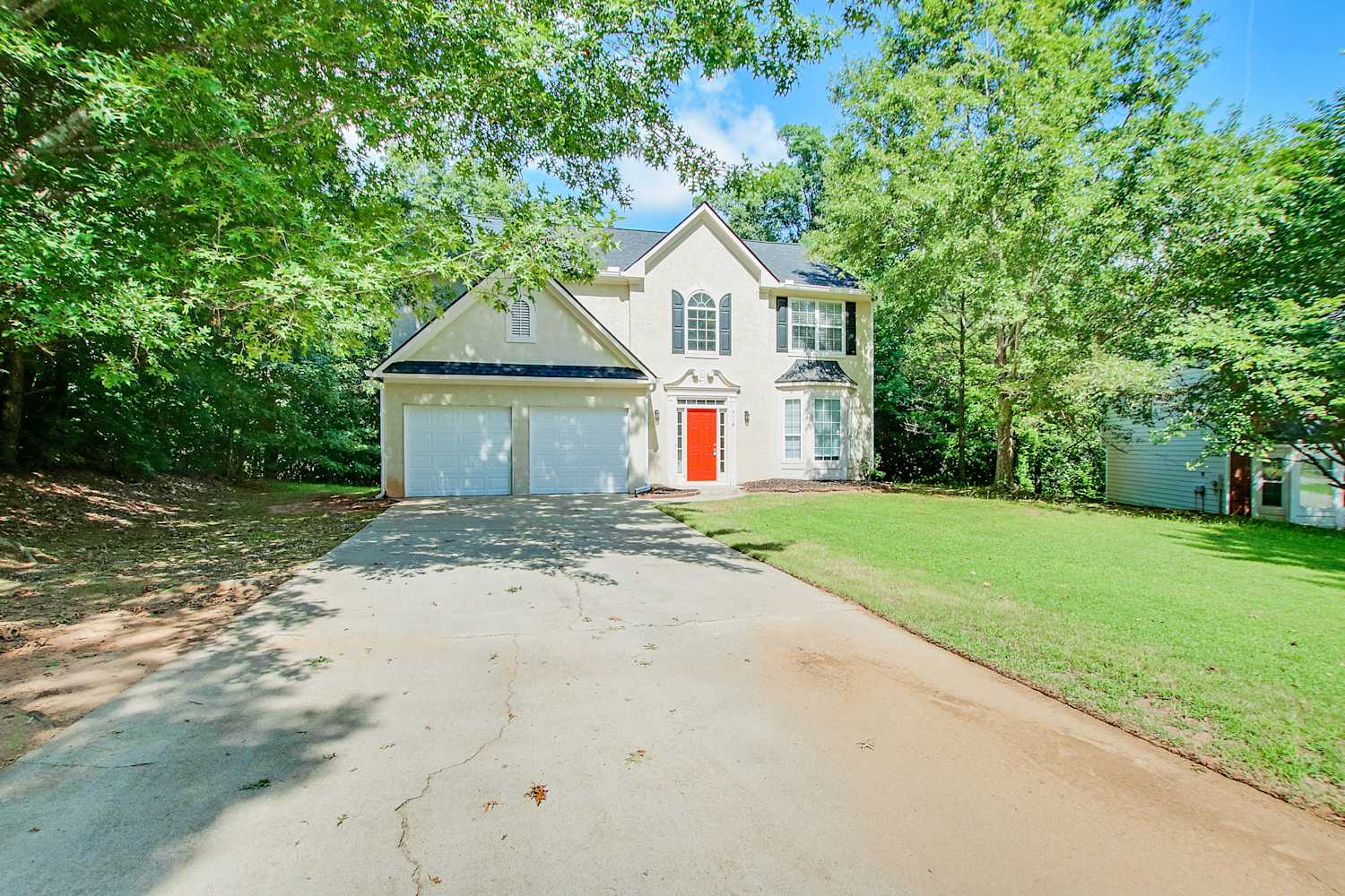 Front of 7116 Springchase Way, Austell, GA