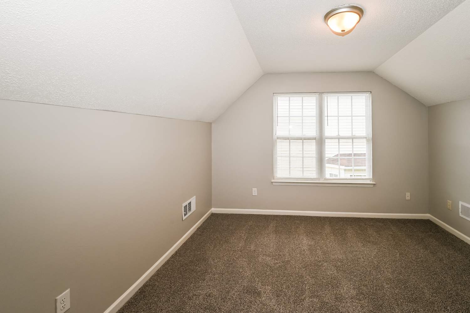 7122 Lowen Rd, Charlotte photo 13