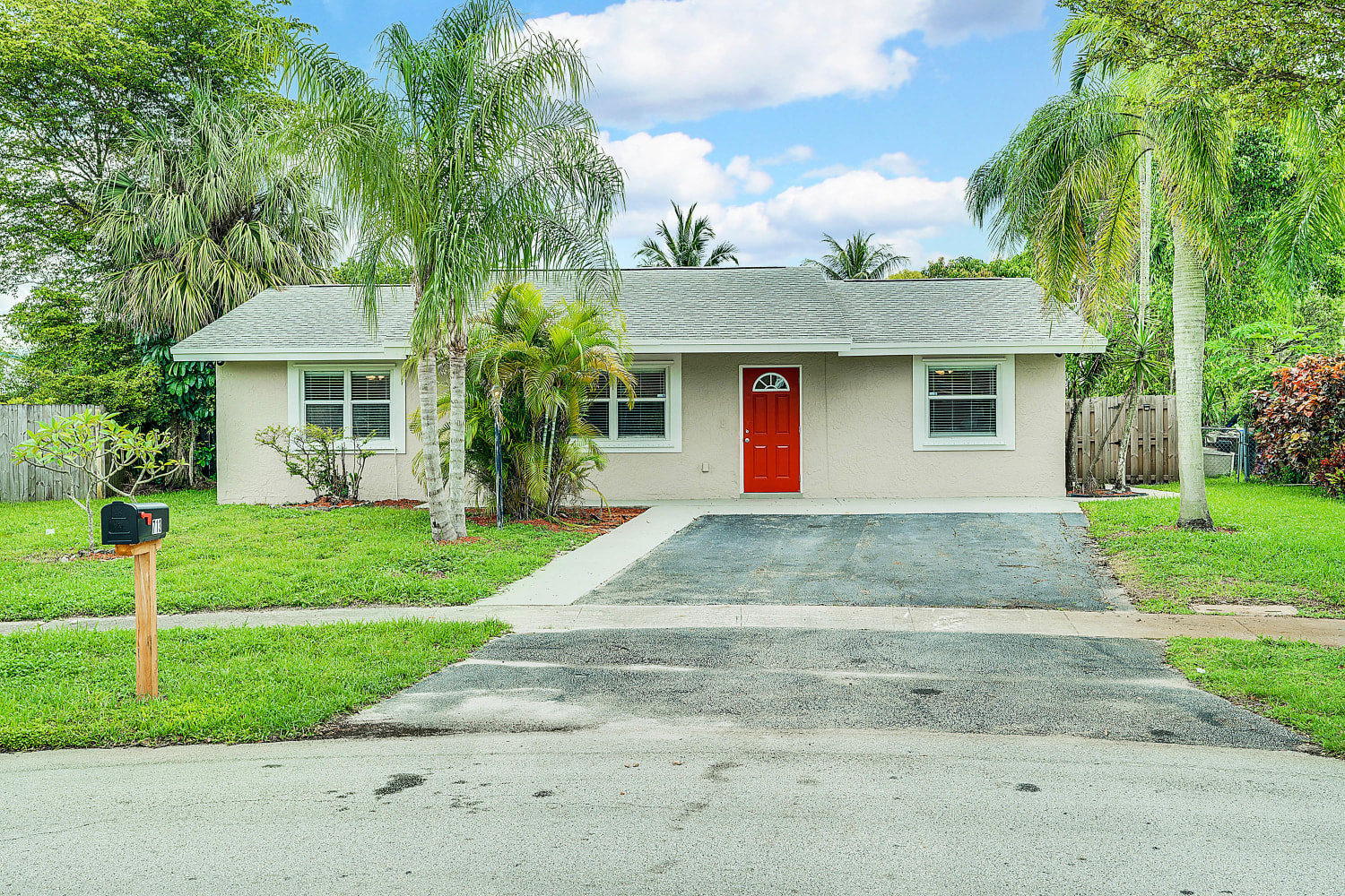 Front of 713 Sw 79Th Ave, Fort Lauderdale, FL