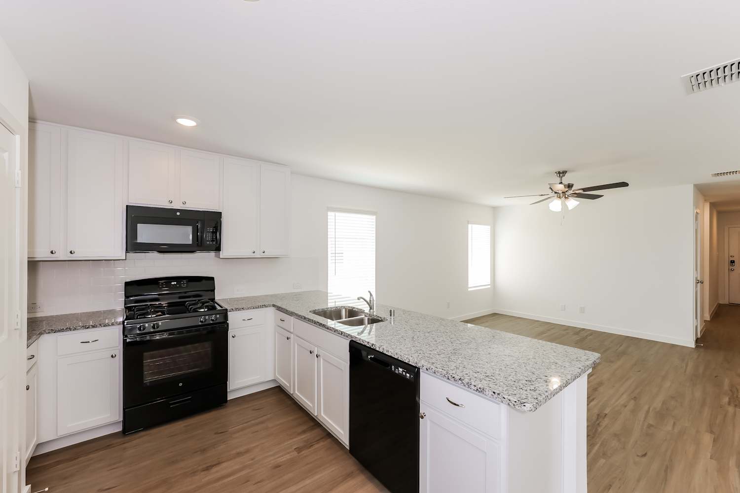 7132 Landings Edge Rd, Fort Worth photo 9
