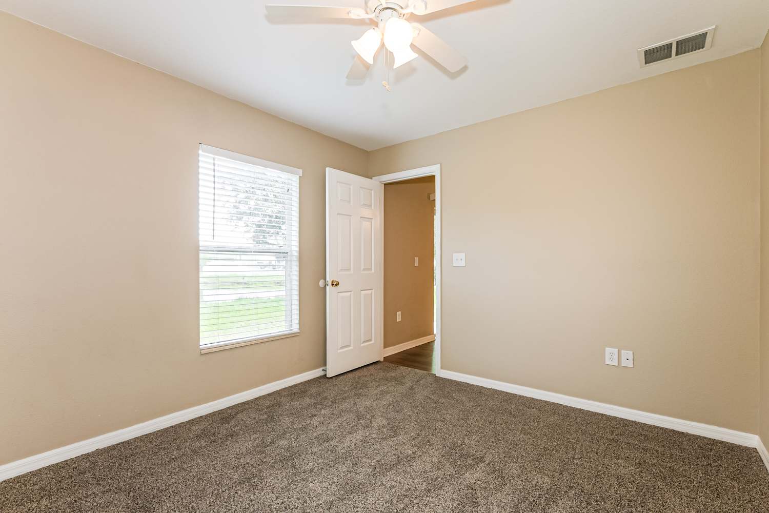 7205 Royal George Ct, Zephyrhills photo 10