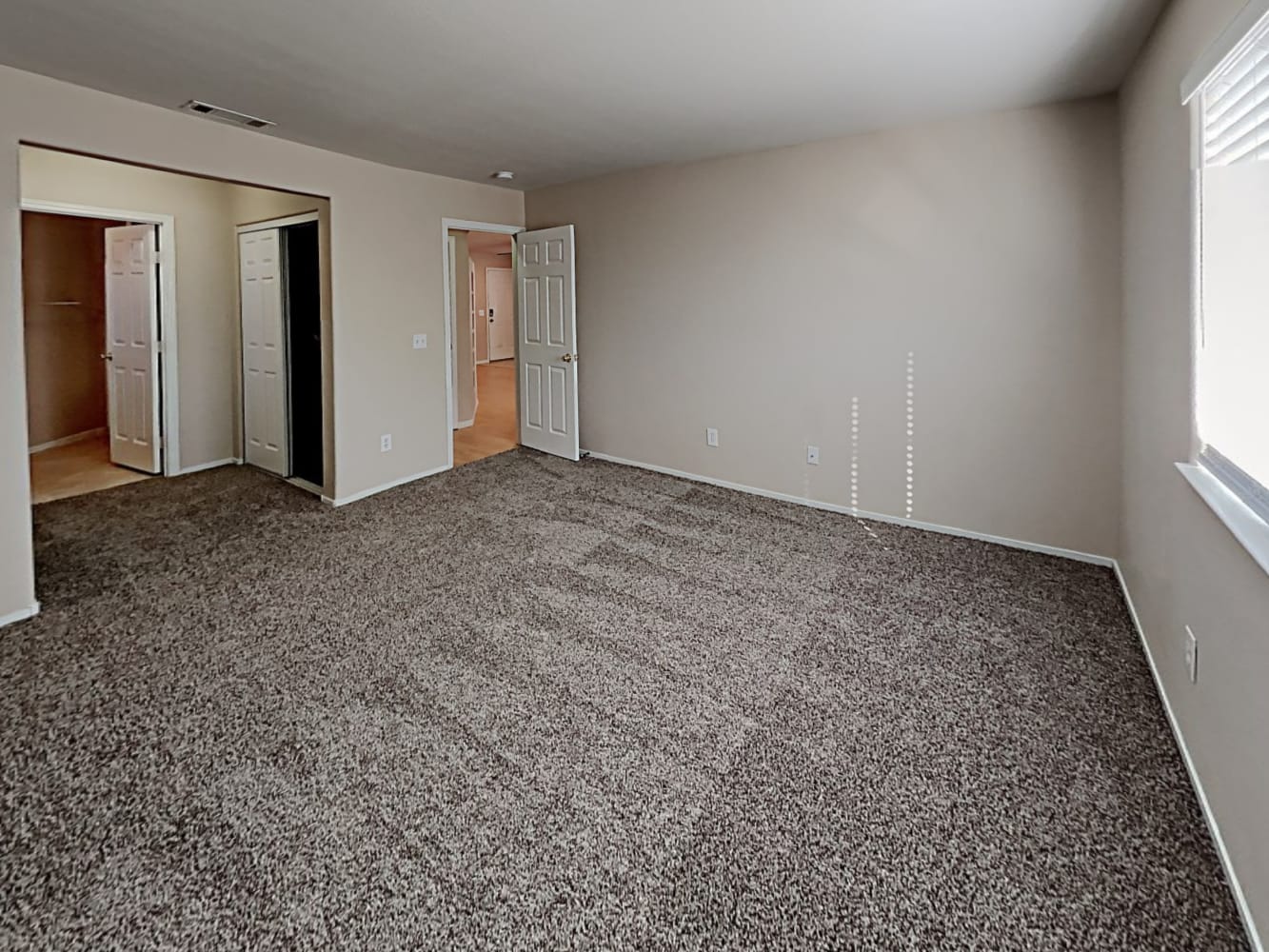 722 Booted Eagle St, Henderson photo 13