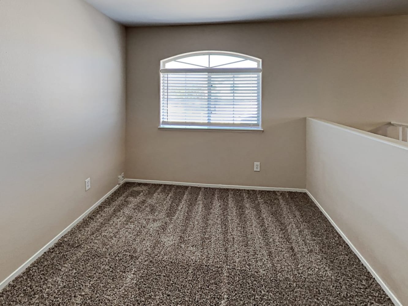 722 Booted Eagle St, Henderson photo 18