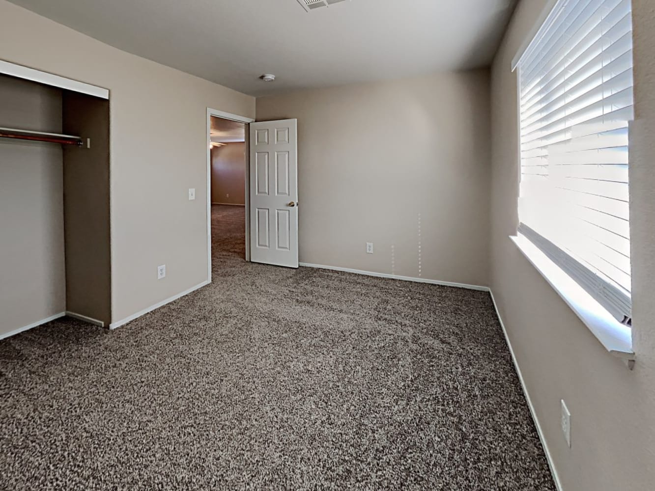 722 Booted Eagle St, Henderson photo 15