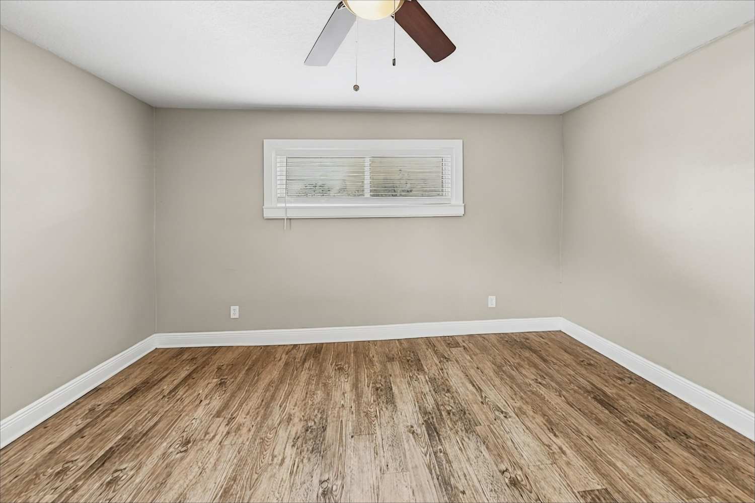 725 Clayton St, Brandon photo 10