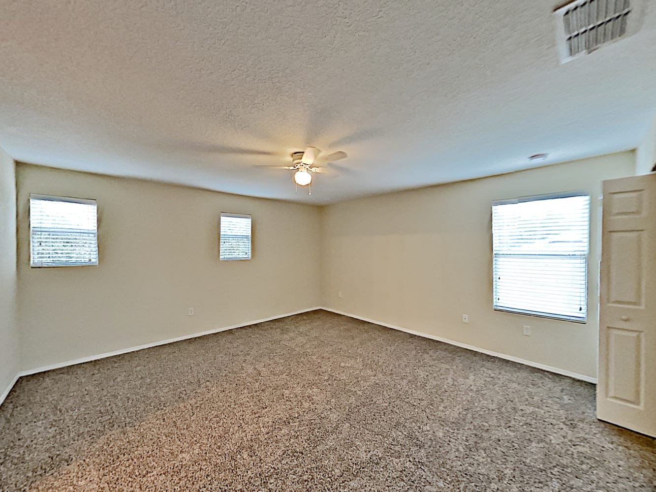 7273 Wakeview Dr, Davenport photo 10