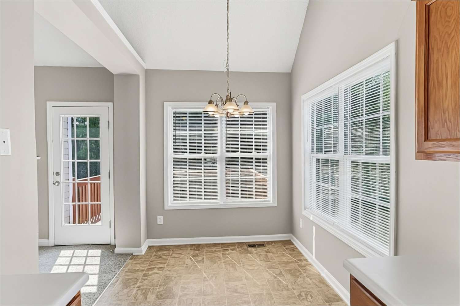 73 Richmond Dr, Hiram photo 8