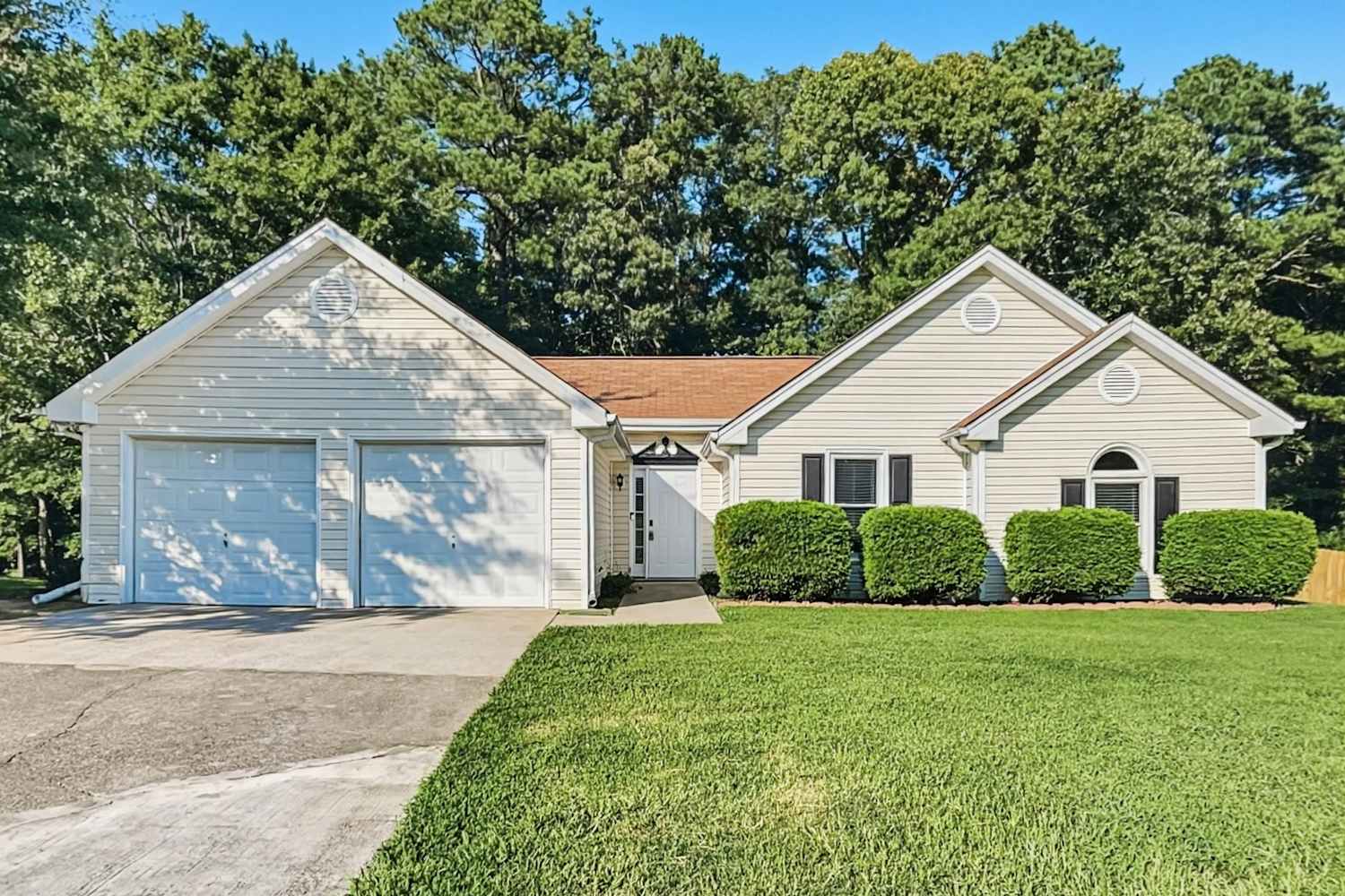 Front of 730 Wilkes Dr, Loganville, GA