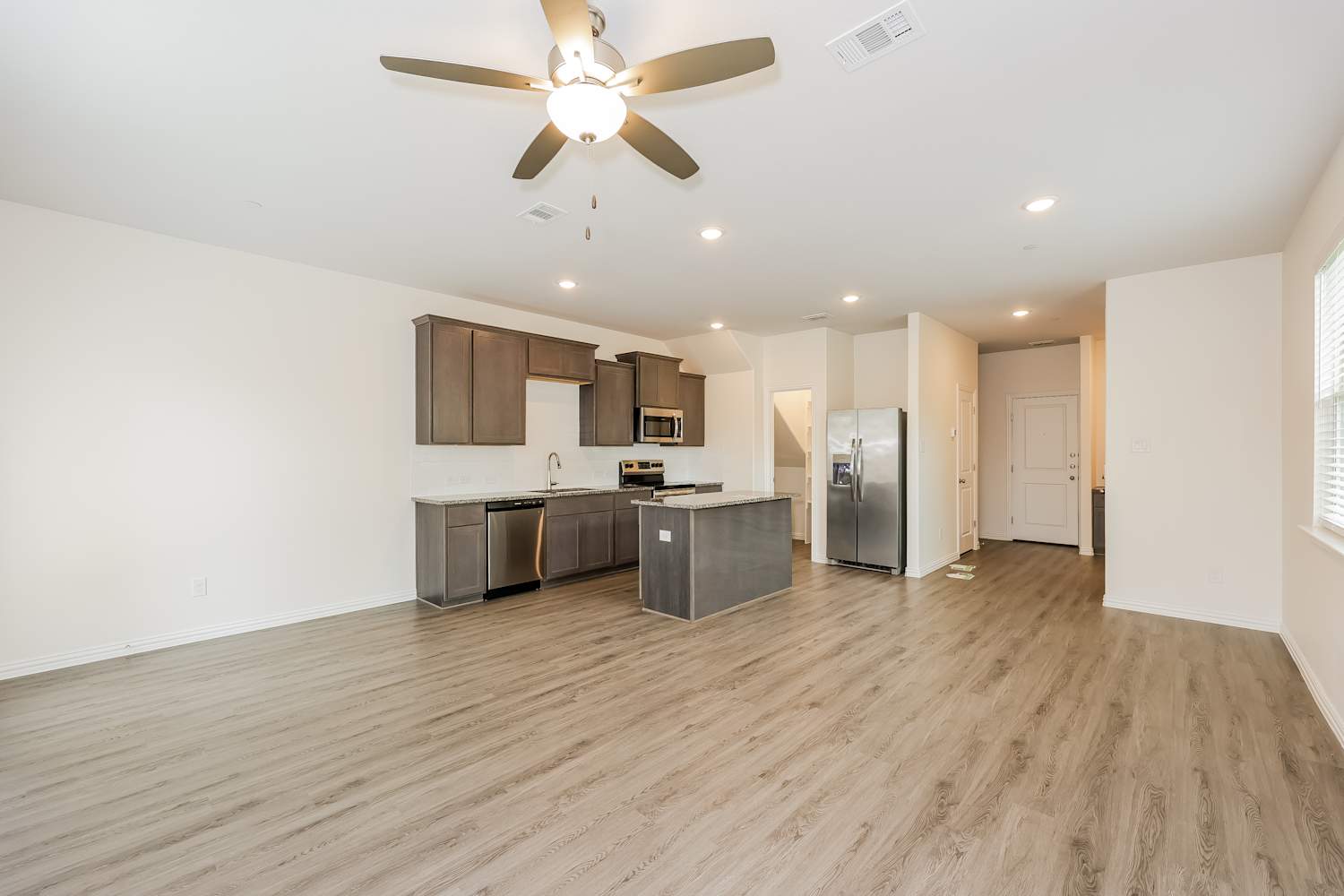 731 Bonnet Trl, Arlington photo 3