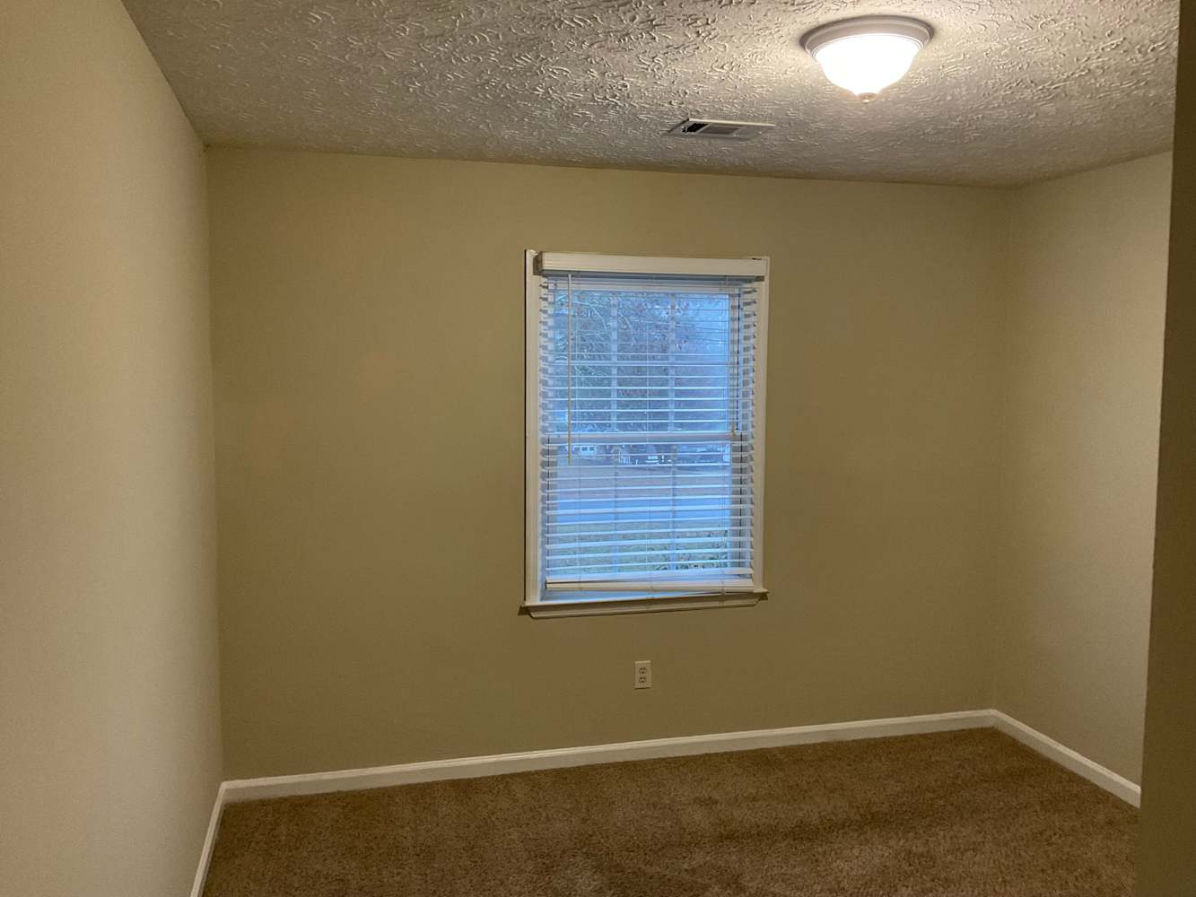 731 Suwanee Pkwy, Lawrenceville photo 11