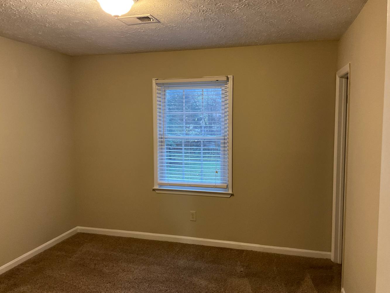 731 Suwanee Pkwy, Lawrenceville photo 10