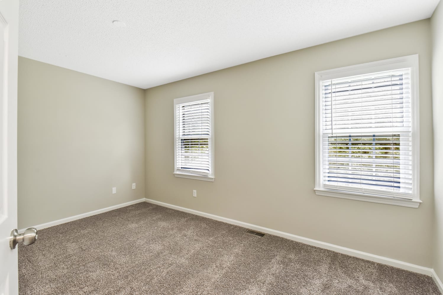 7311 Canyon Dr, Charlotte photo 22