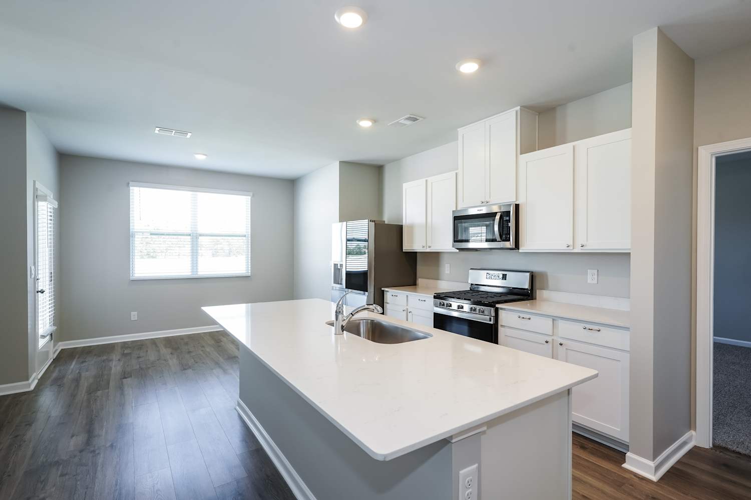 7317 Scotlyn Way, White House photo 7
