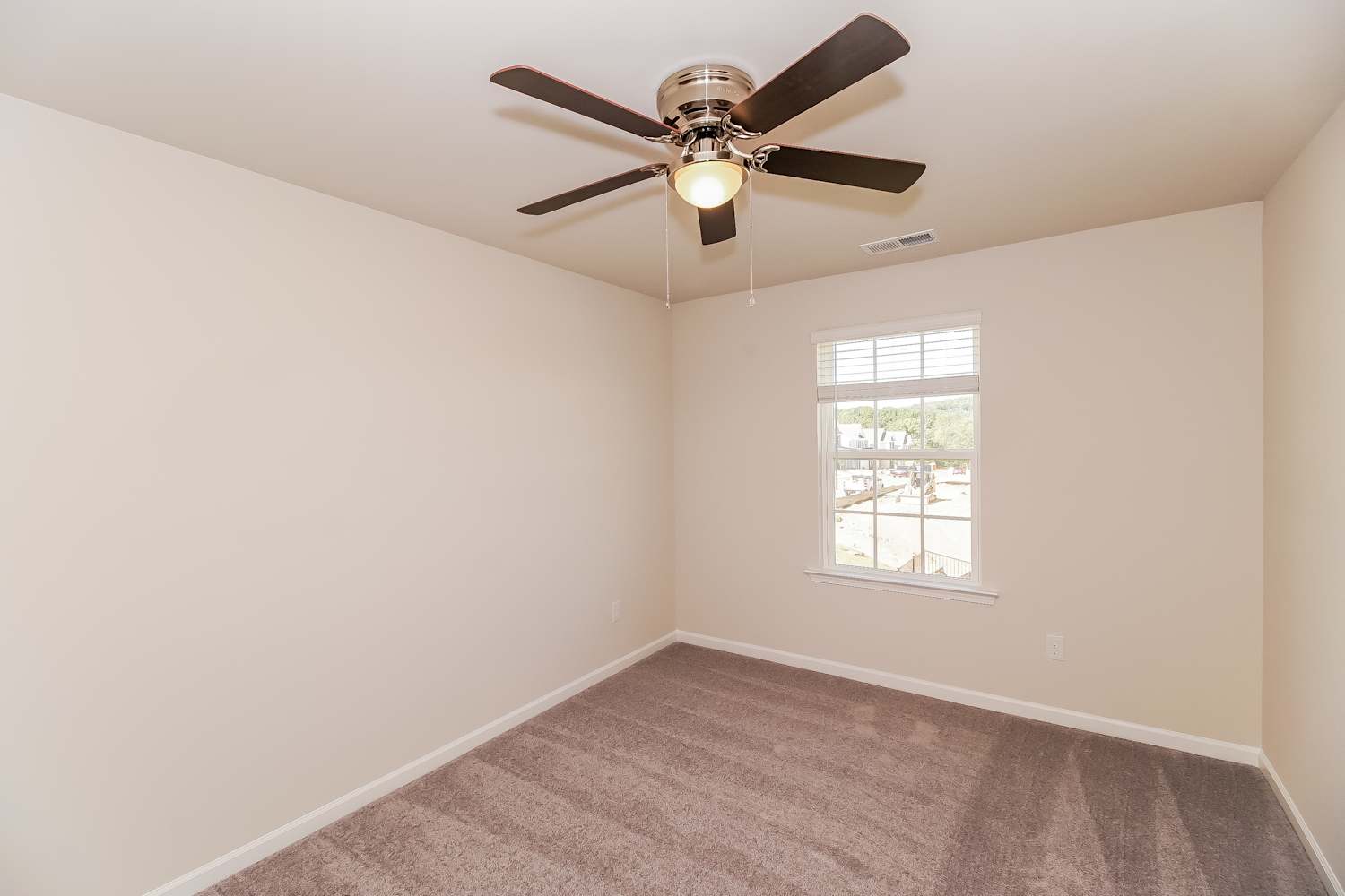7334 Echoing Hills Lane, Maiden photo 14