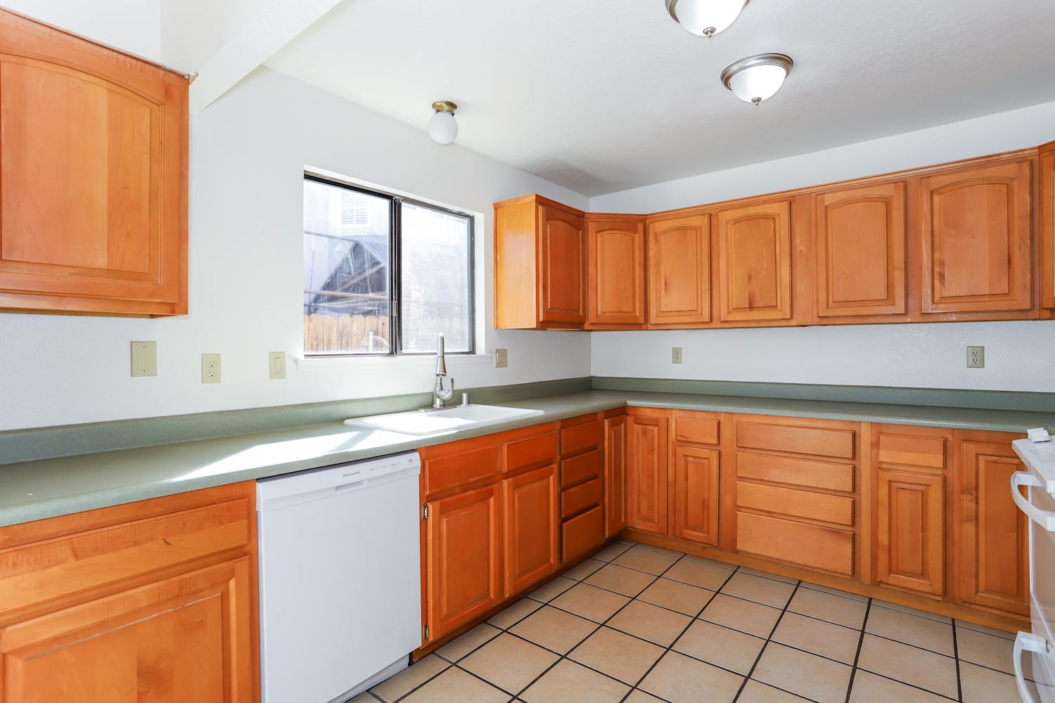 7340 Widener Way, Sacramento photo 9