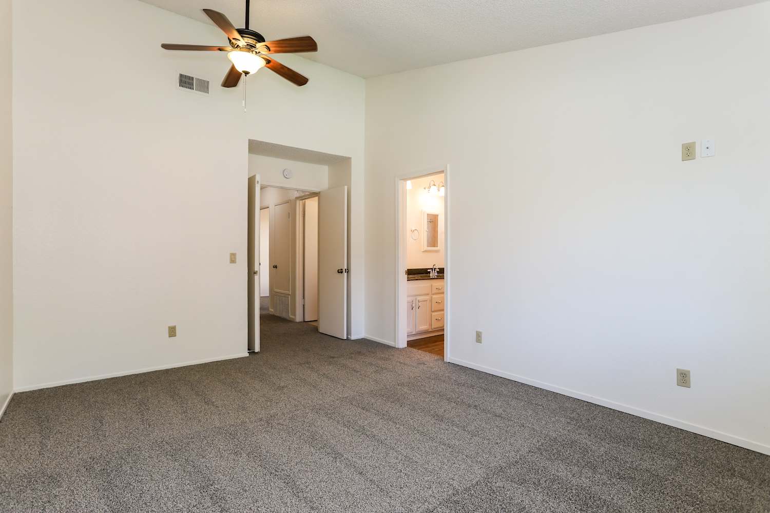 7340 Widener Way, Sacramento photo 12
