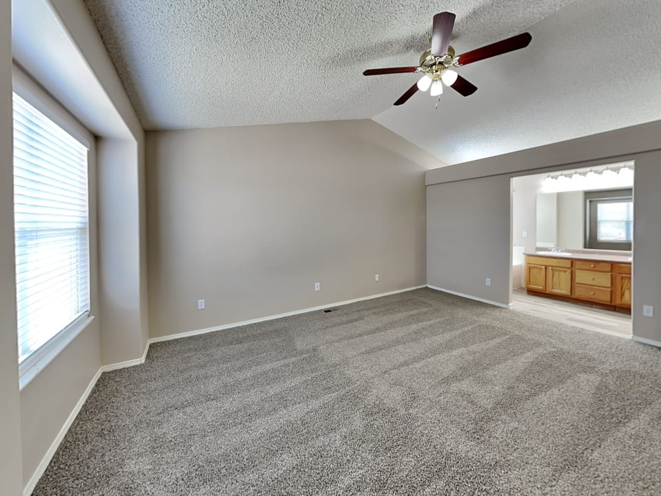 7395 Middle Bay Way, Fountain photo 14