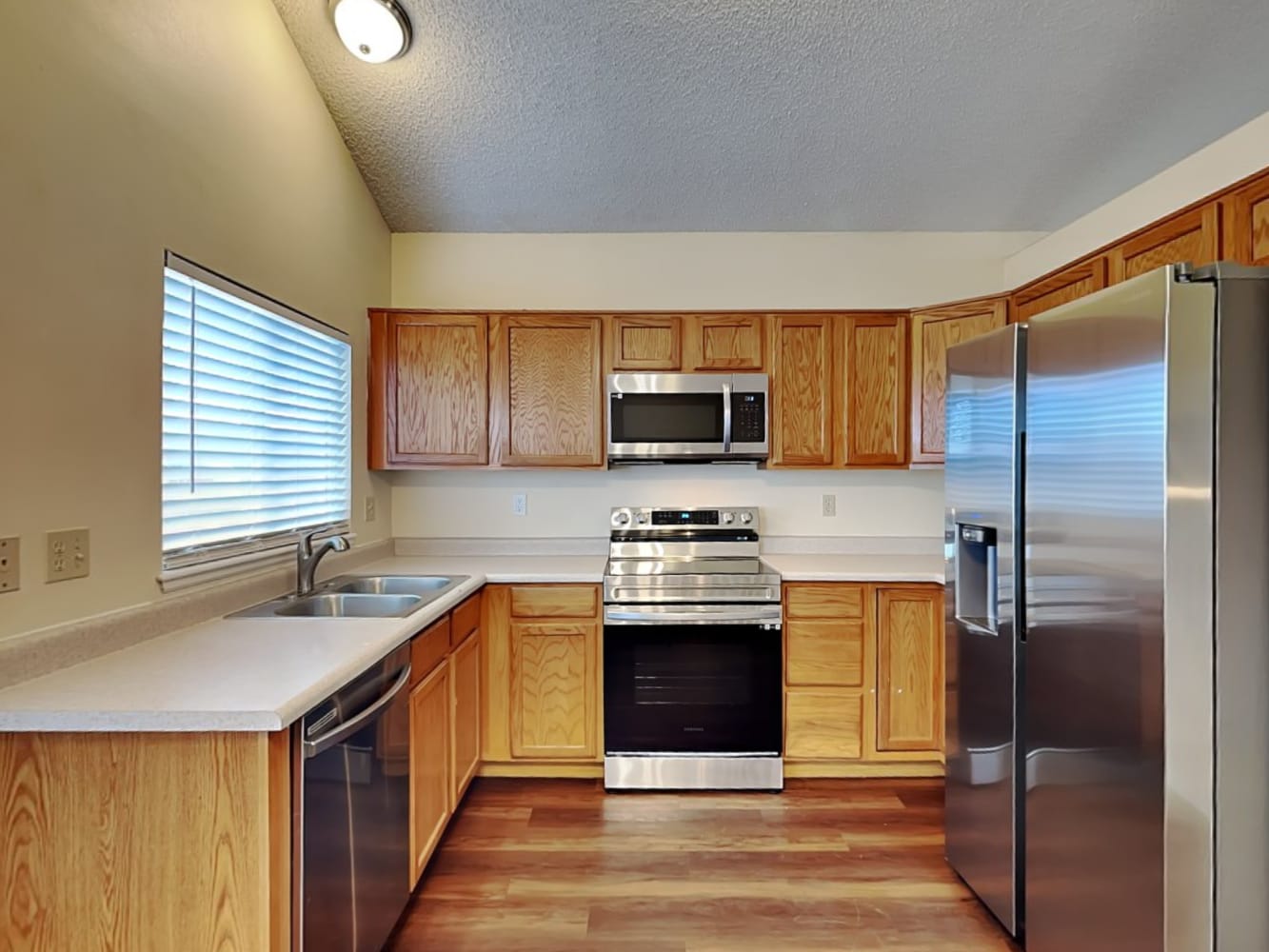 7403 Middle Bay Way, Fountain photo 10