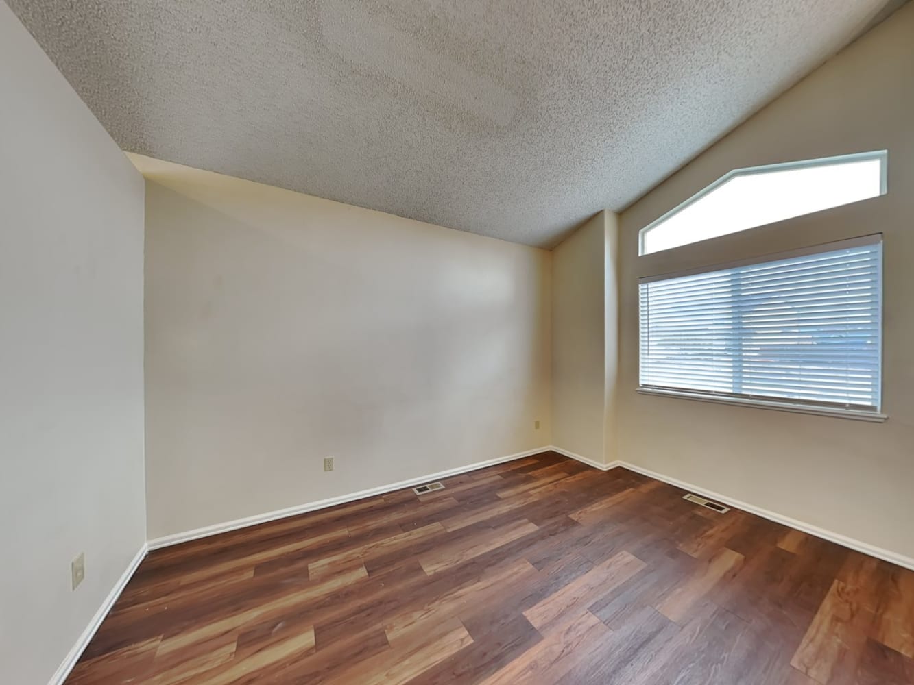 7403 Middle Bay Way, Fountain photo 6