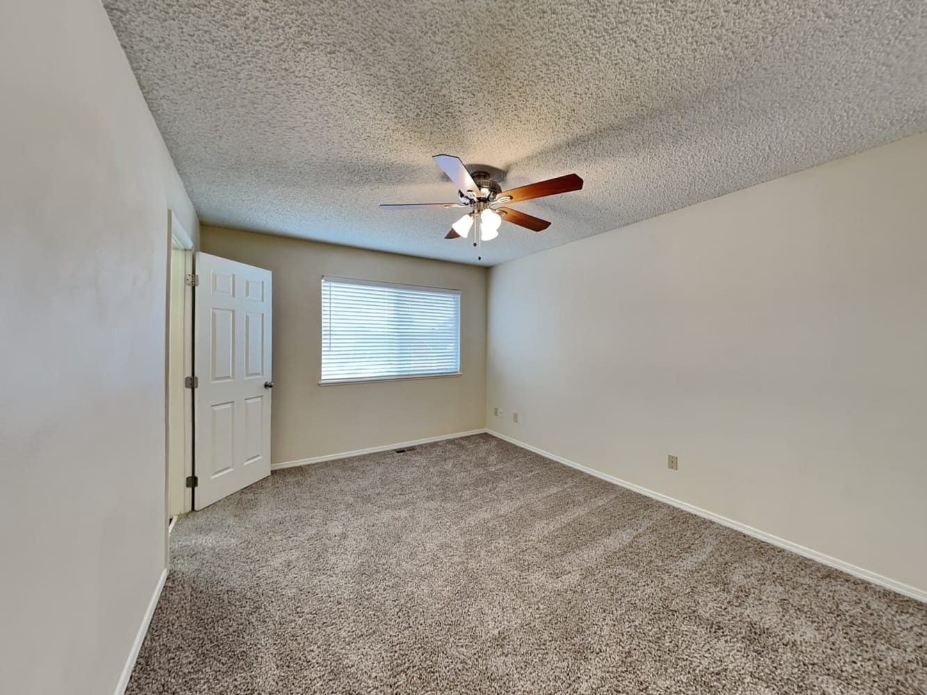 7403 Middle Bay Way, Fountain photo 11