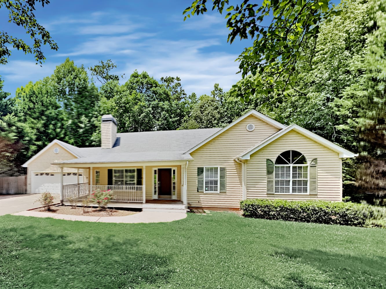 7410 Morning Dew Dr, Cumming photo 1