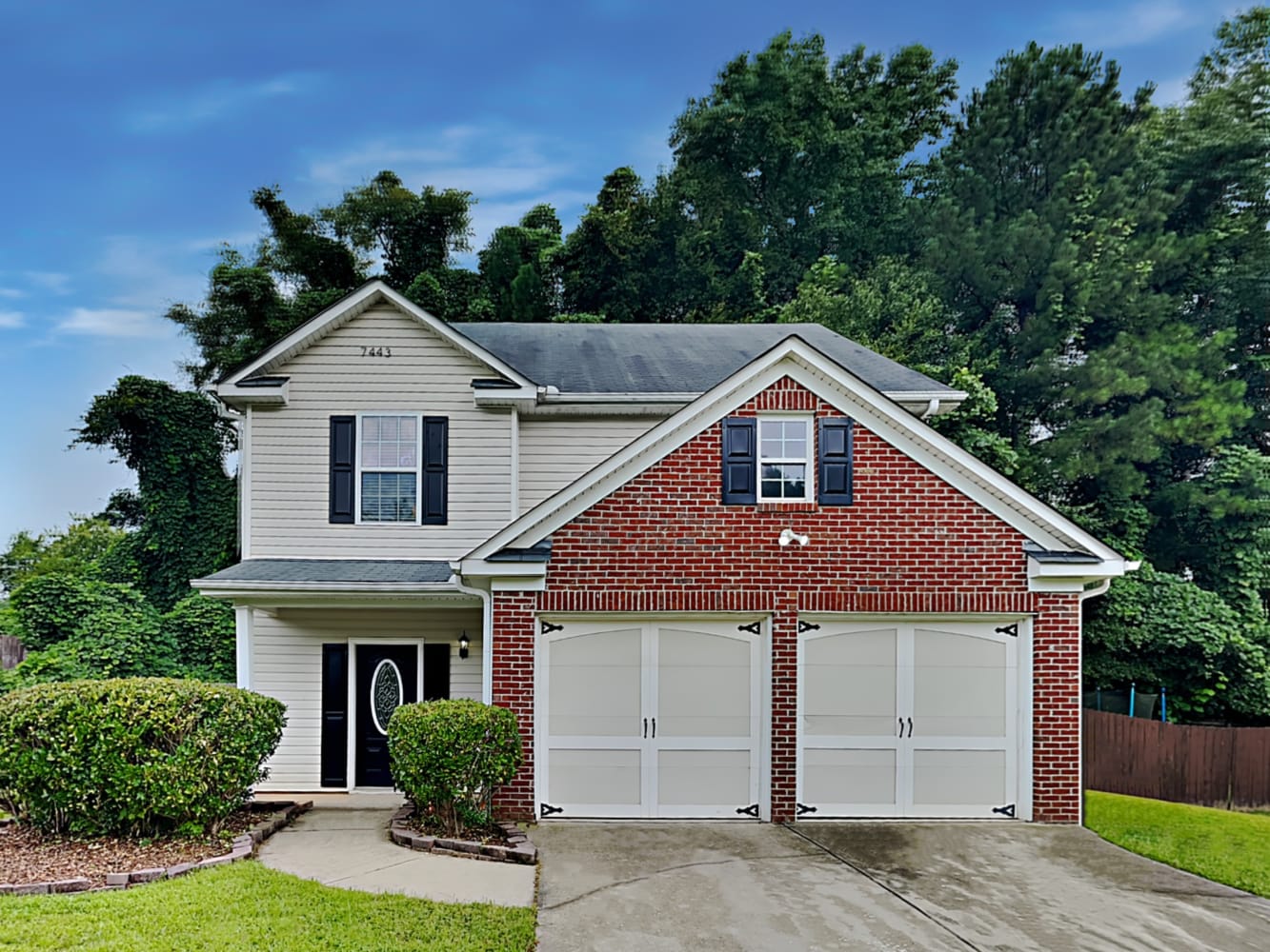 7443 Grayson Bridge Cir, Douglasville photo 1