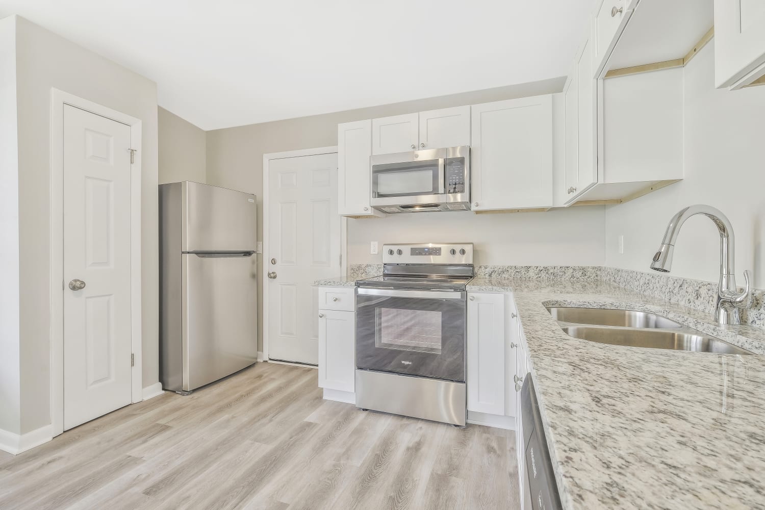 7444 Sandhurst Rd S, Jacksonville photo 8