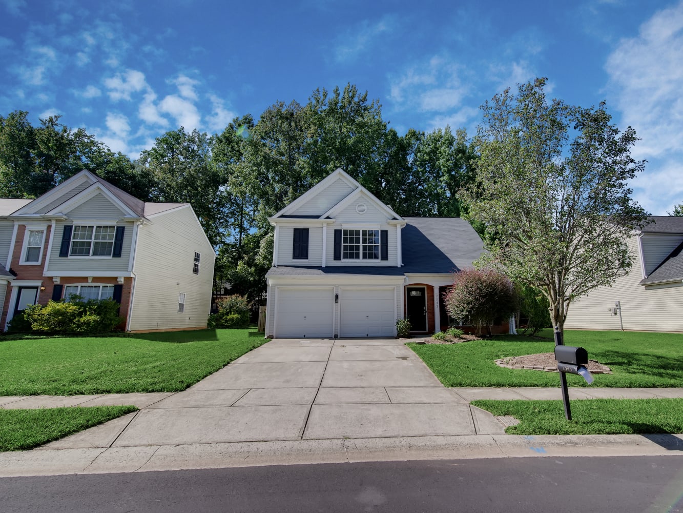Front of 7543 Eurostar Dr, Charlotte, NC