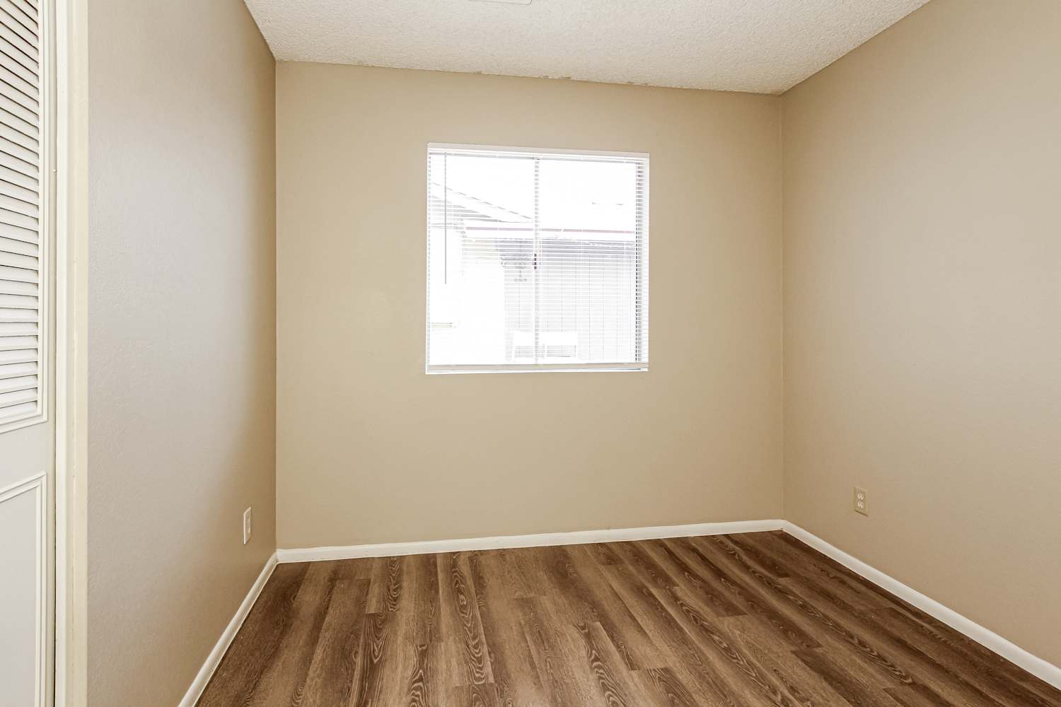 7556 W Turney Ave, Phoenix photo 12