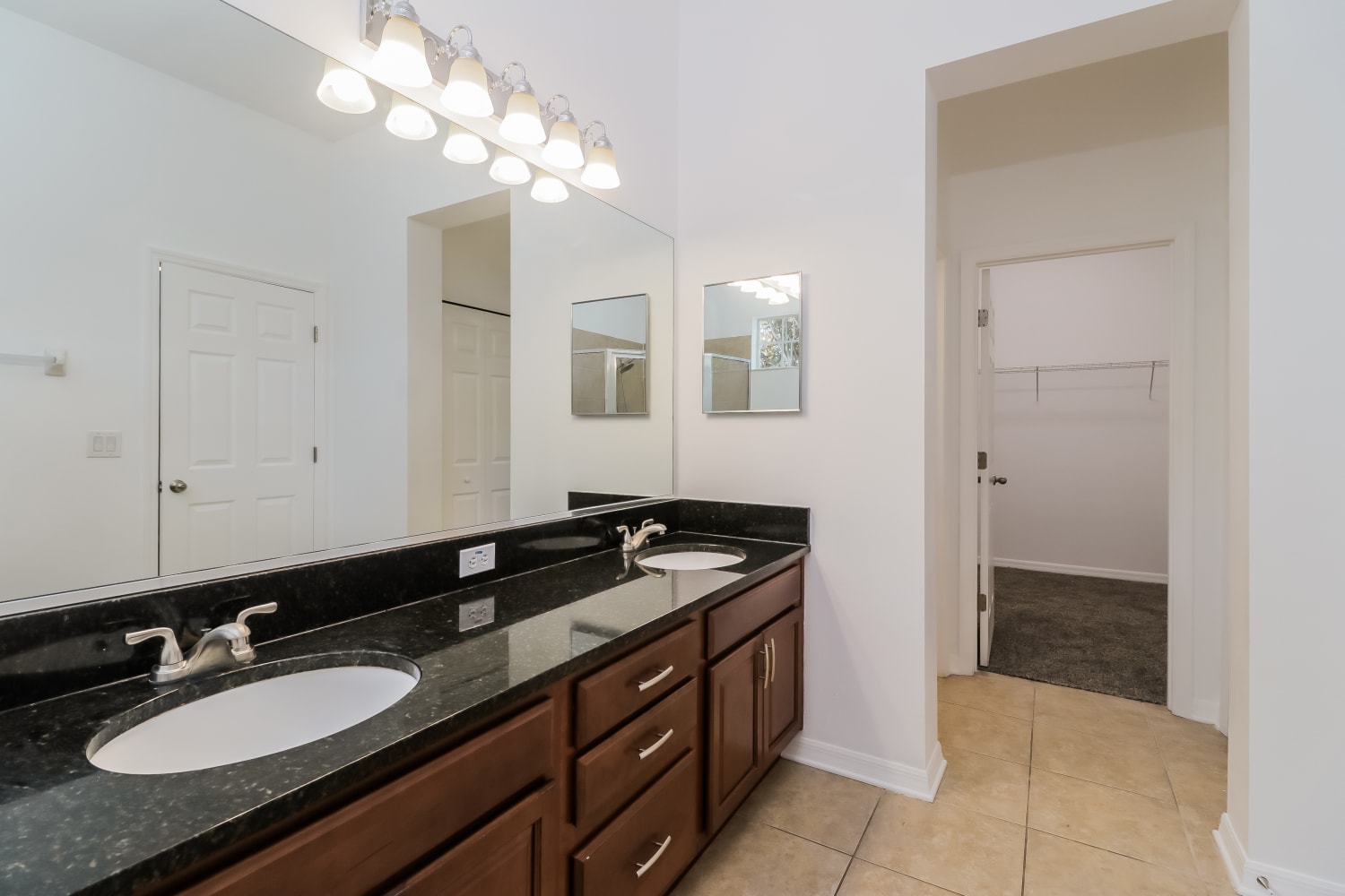 7571 Tamarind Ave, Tampa photo 10