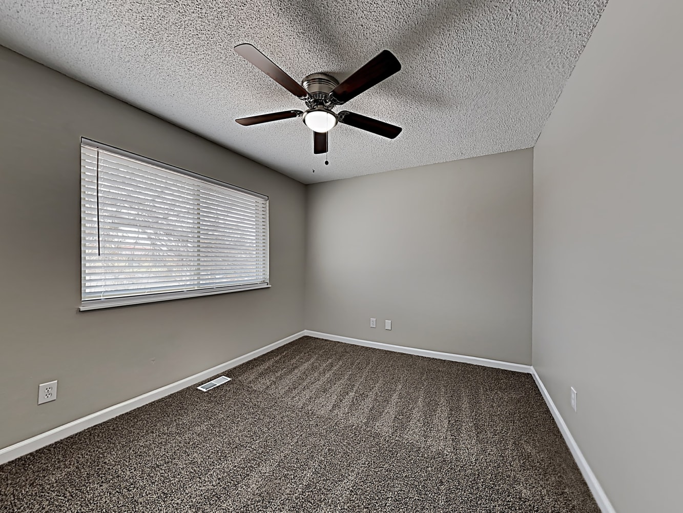 7595 Deer Trl, Colorado Springs photo 16