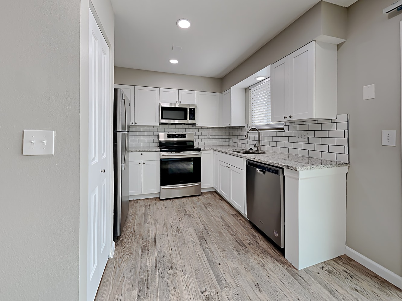 7595 Deer Trl, Colorado Springs photo 8