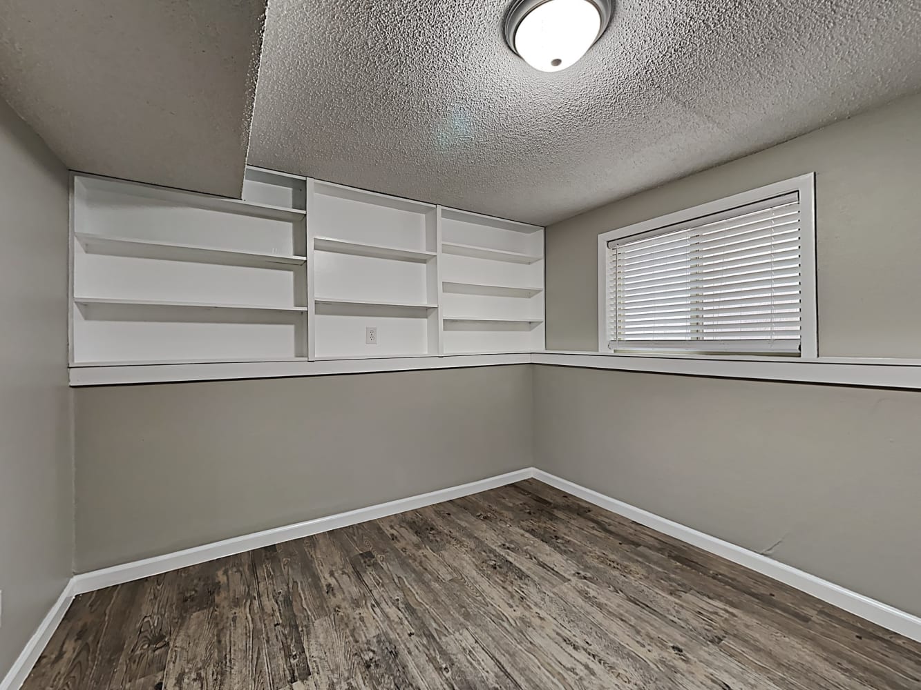7595 Deer Trl, Colorado Springs photo 18