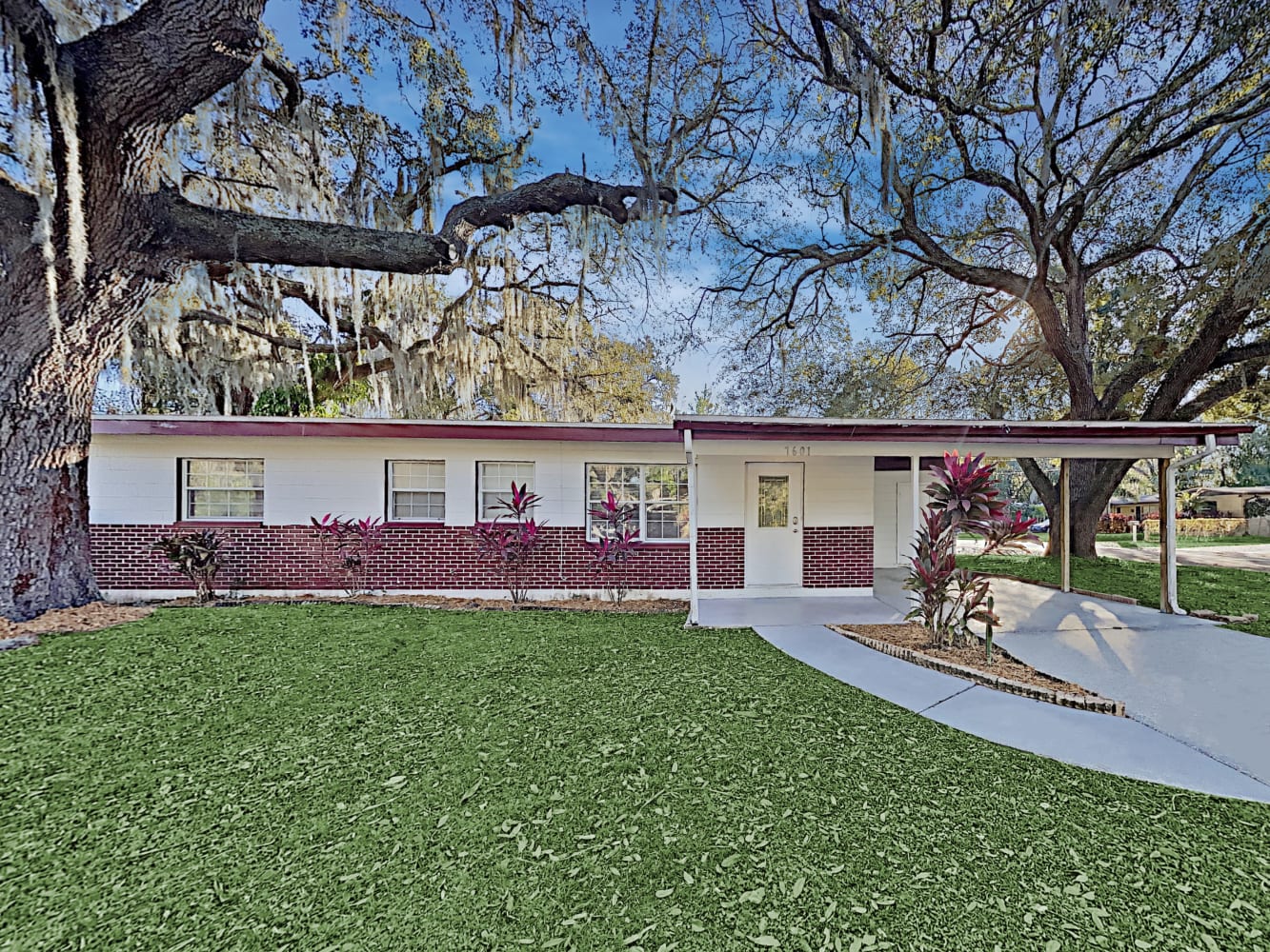Front of 7601 Sharon Dr, Tampa, FL