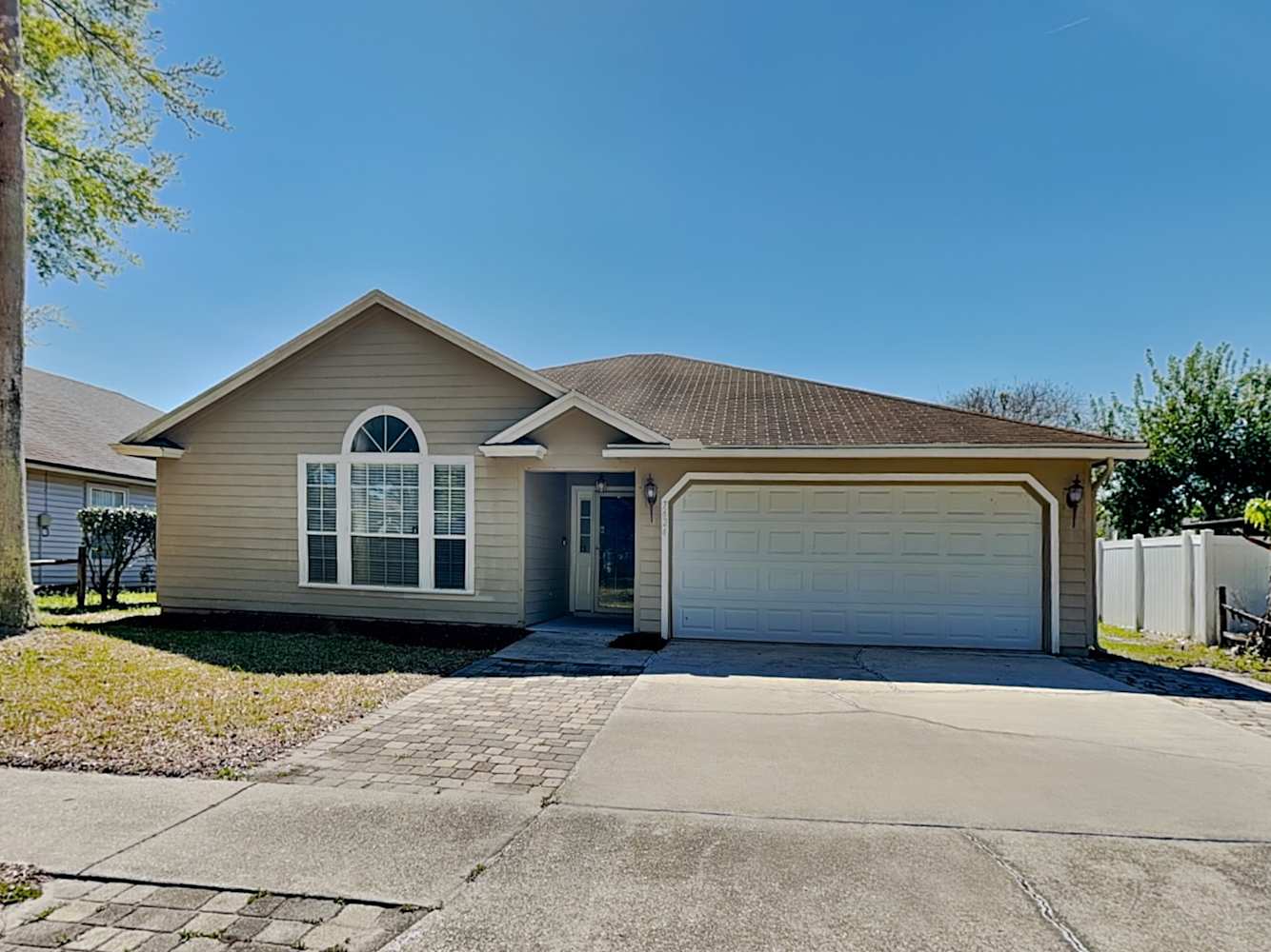 Front of 7624 Fawn Lake Dr N, Jacksonville, FL