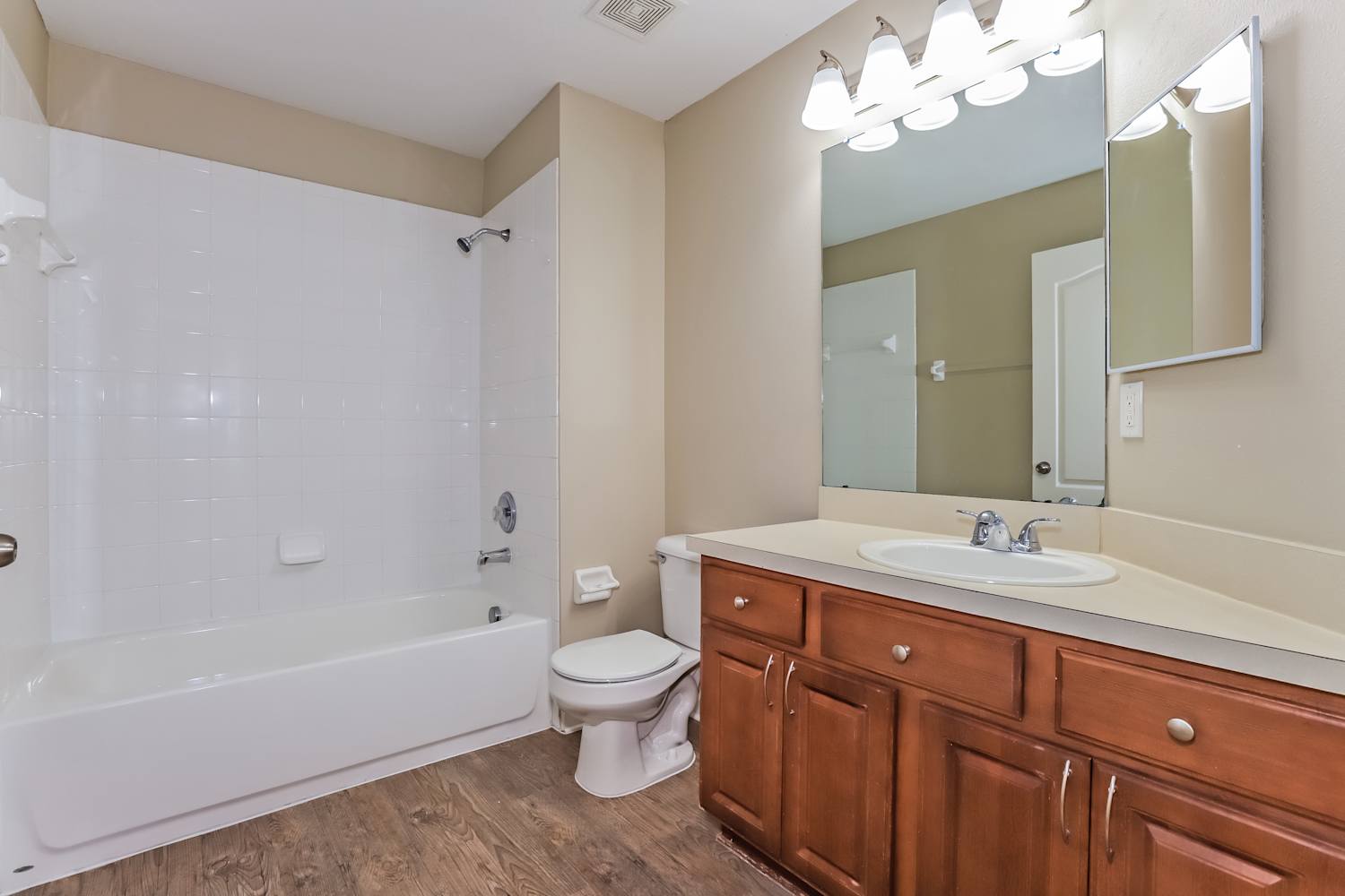 7657 Mariners Harbour Dr, Zephyrhills photo 14