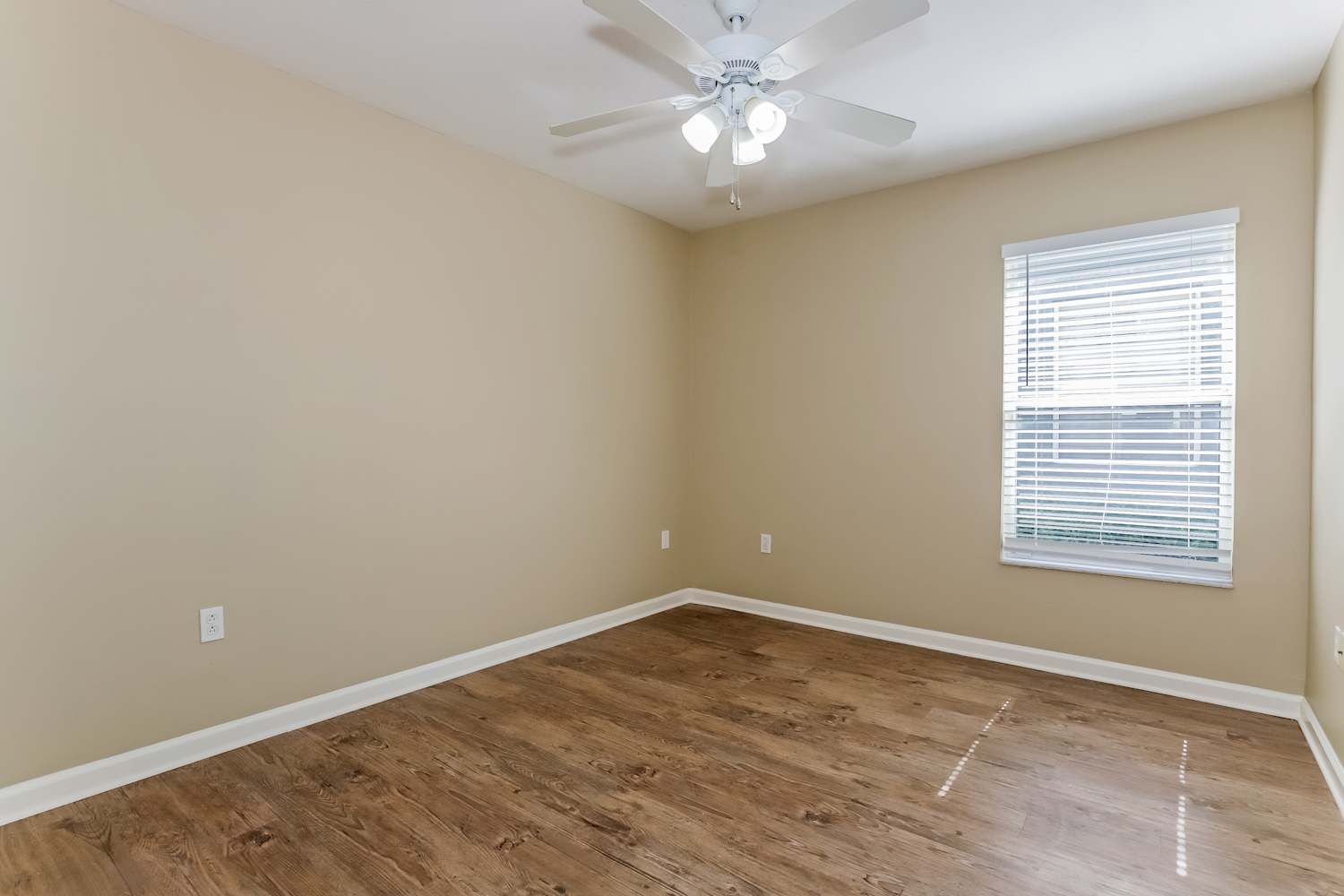 7657 Mariners Harbour Dr, Zephyrhills photo 11