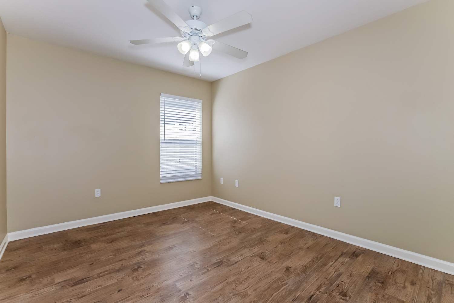 7657 Mariners Harbour Dr, Zephyrhills photo 10