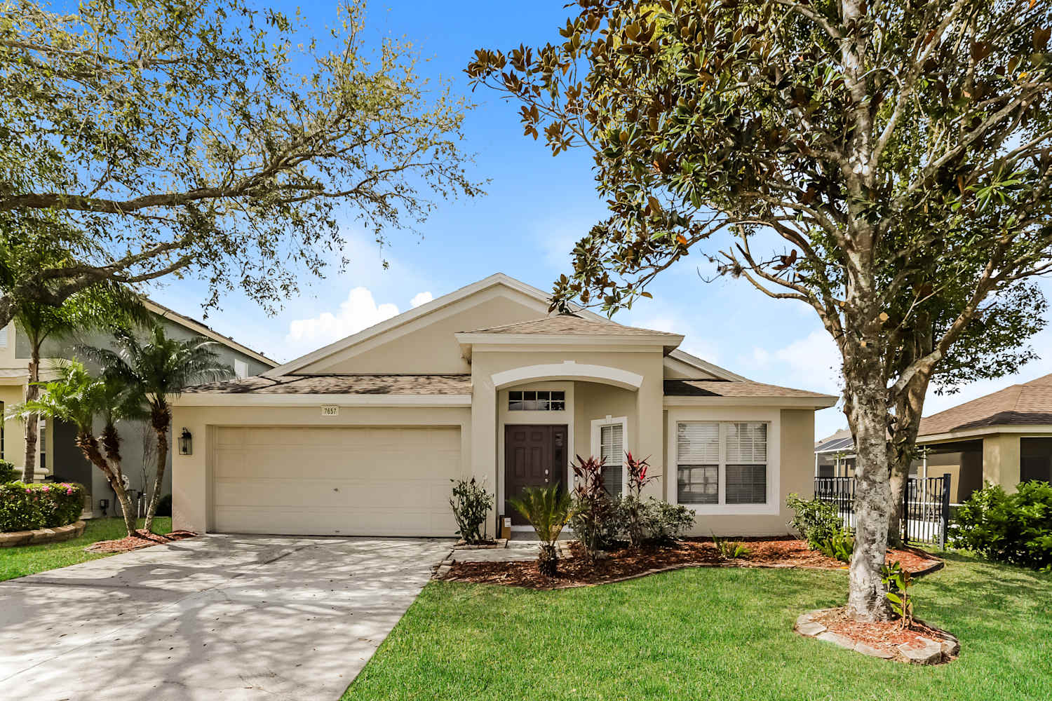 7657 Mariners Harbour Dr, Zephyrhills photo 1