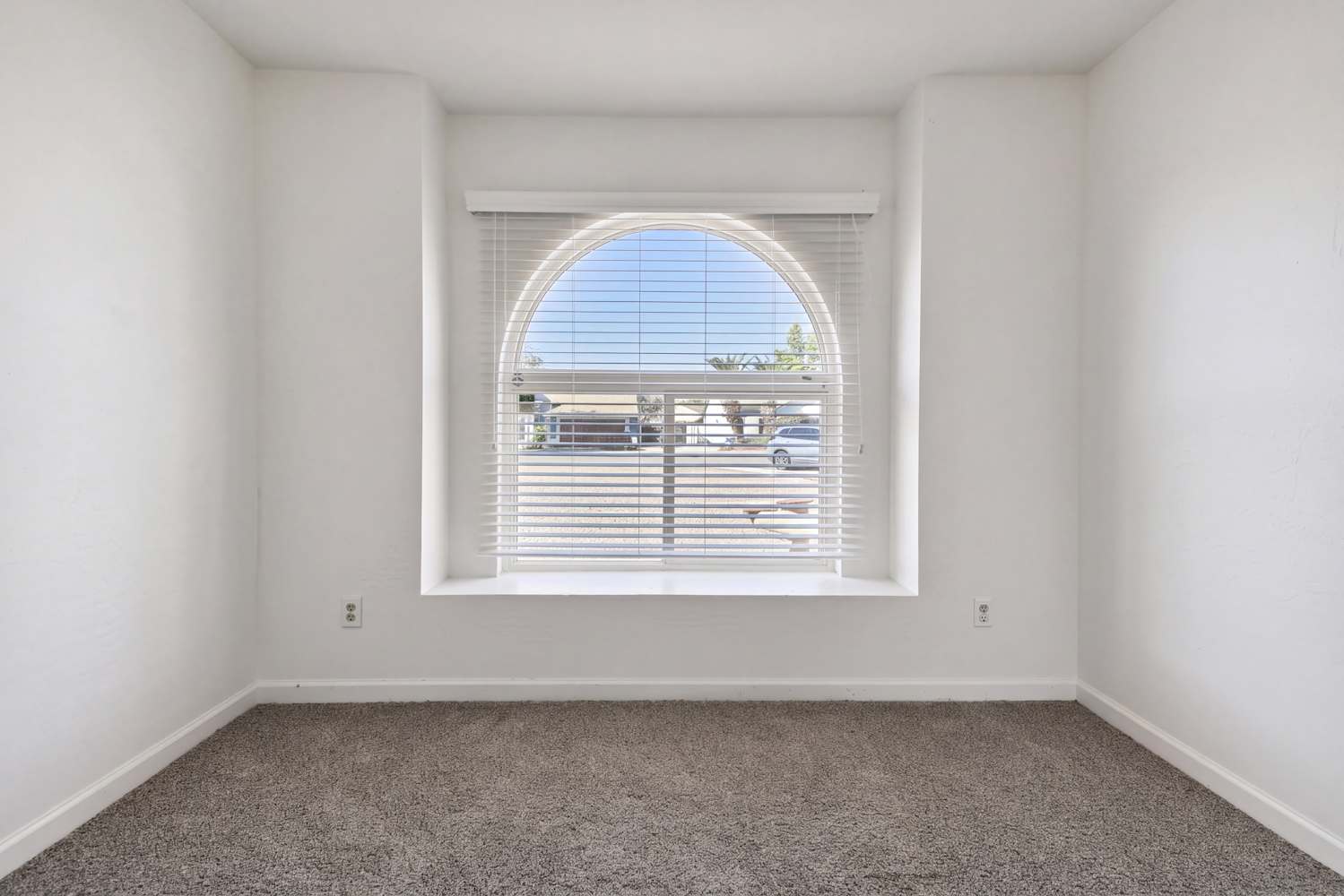 Front of 7704 W San Juan Ave, Glendale, AZ
